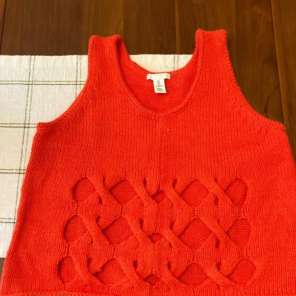 H&M Sweater Tank (L) - Picture 2 of 5